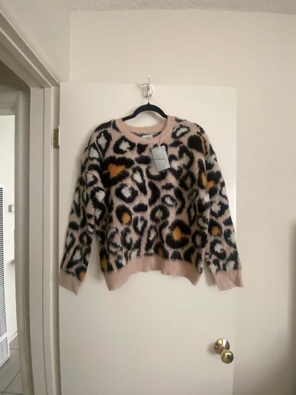 Silverflint Leopard Sweater Size M Pink Fuzzy Animal Print Pullover